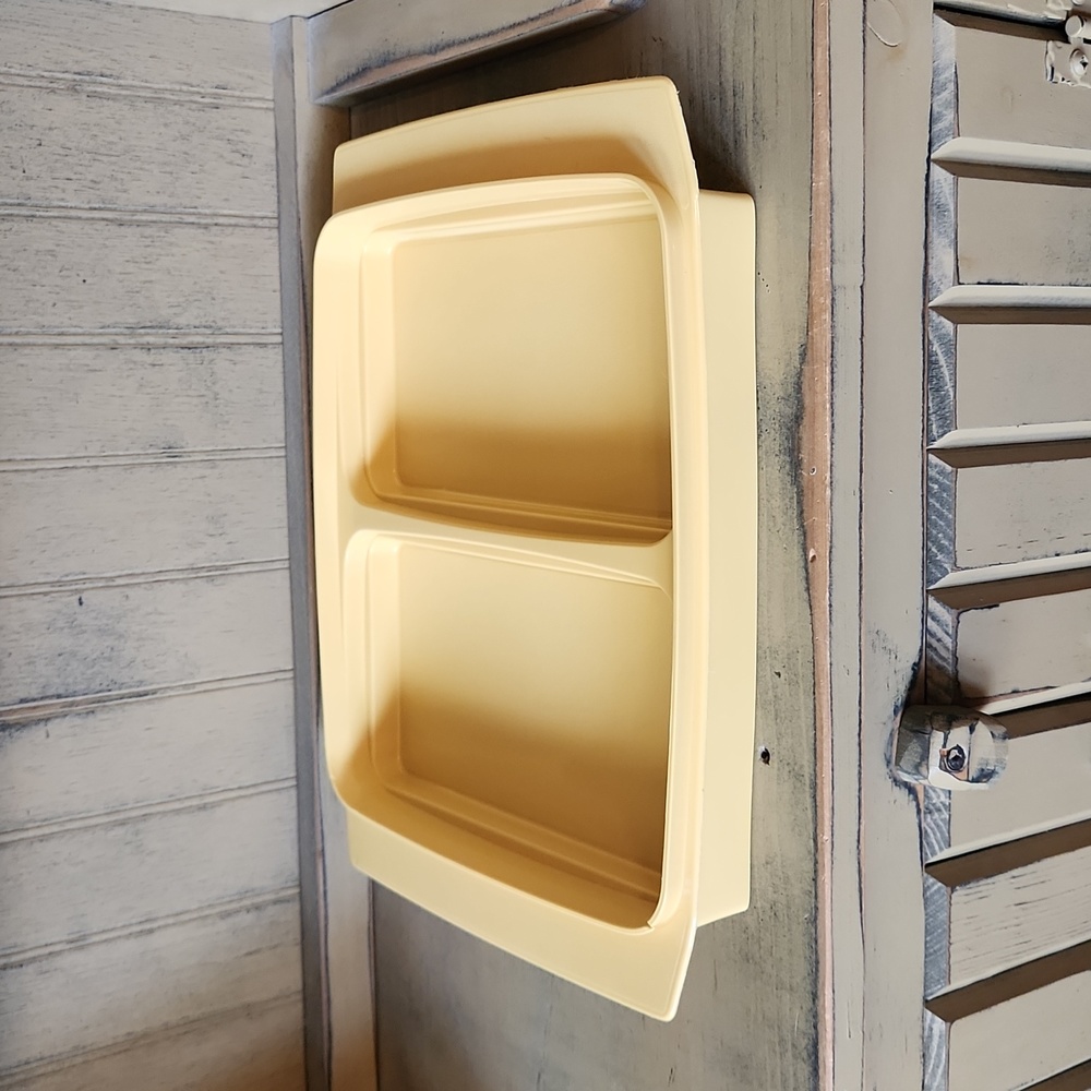 Vintage Tupperware Container - Picture 5 of 7